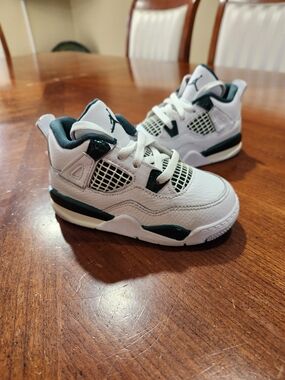 Jordan Retro 4s Size 8C